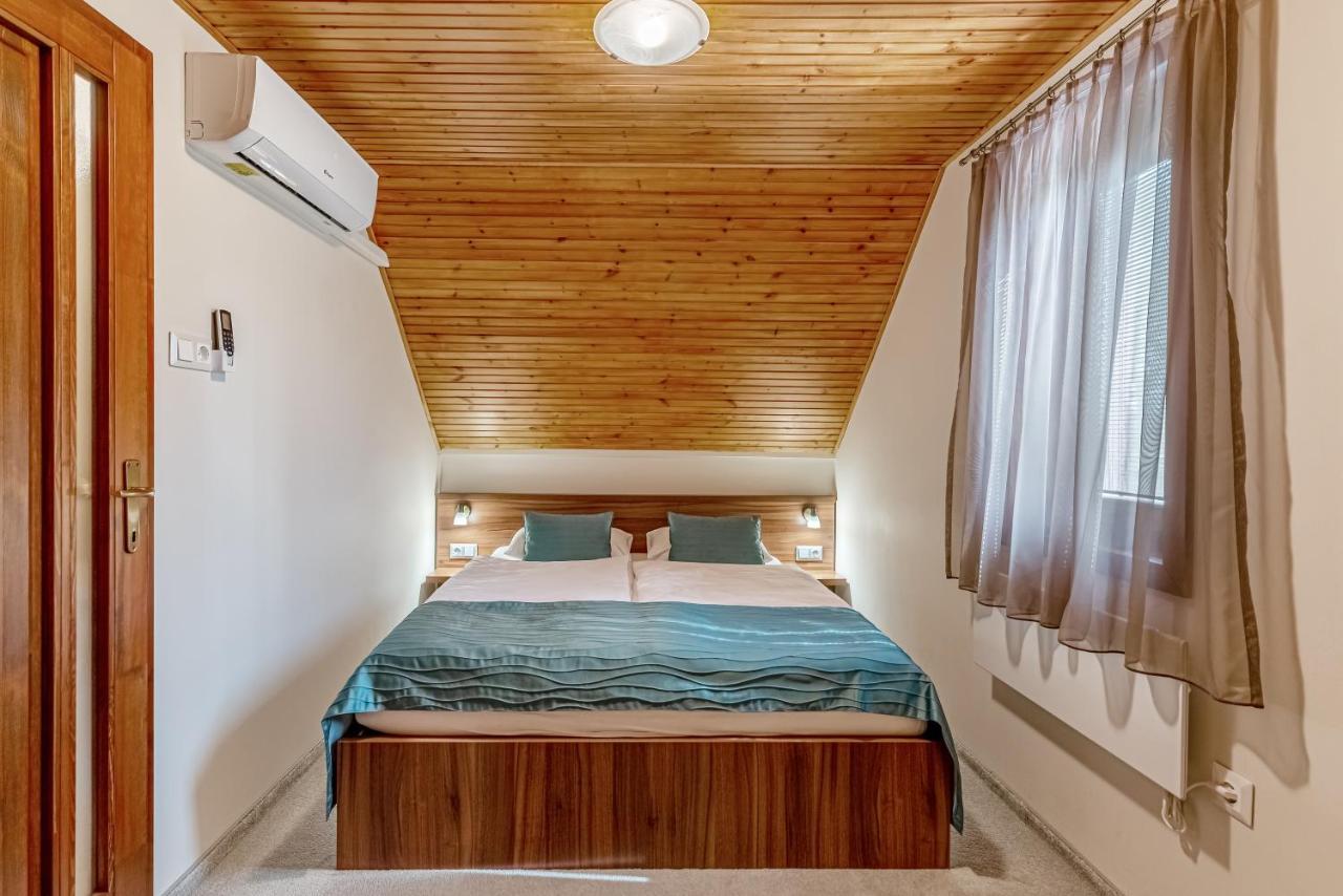 Posteleki Vendeghaz-Nyugalom Szigetei Villa Jula Exterior foto